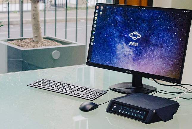 PlanetPC-XR-Desk-1_12c4eff4-ae4d-495c-a7f9-e8434fec946d_2048x